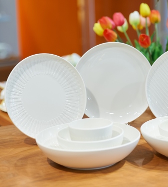 Тарелка салатная Blossom 24 см, белая