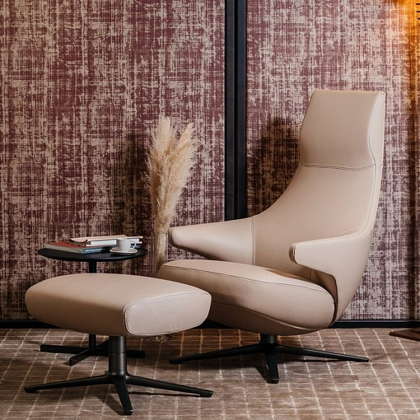 Кресло Poltrona Frau Jay Lounge