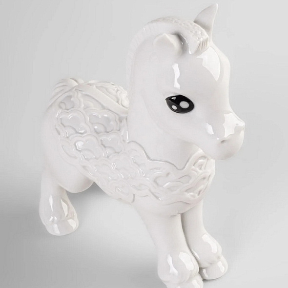 Статуэтка "Лошадка" 19х18 см (китайский гороскоп)