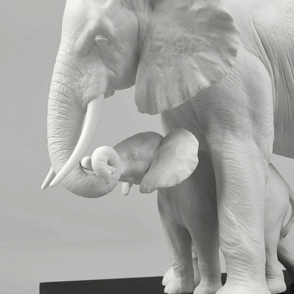 Статуэтка "Показывая путь. Слоны" 29х36х19 см