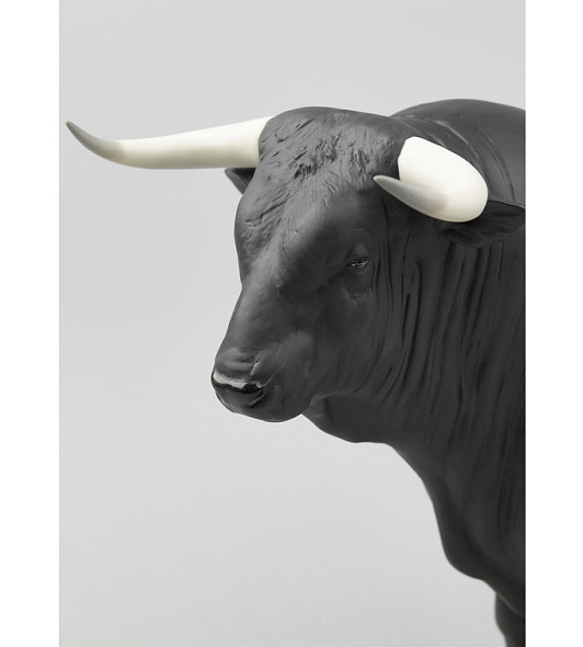 Статуэтка "Испанский бык" 22х32х13 см