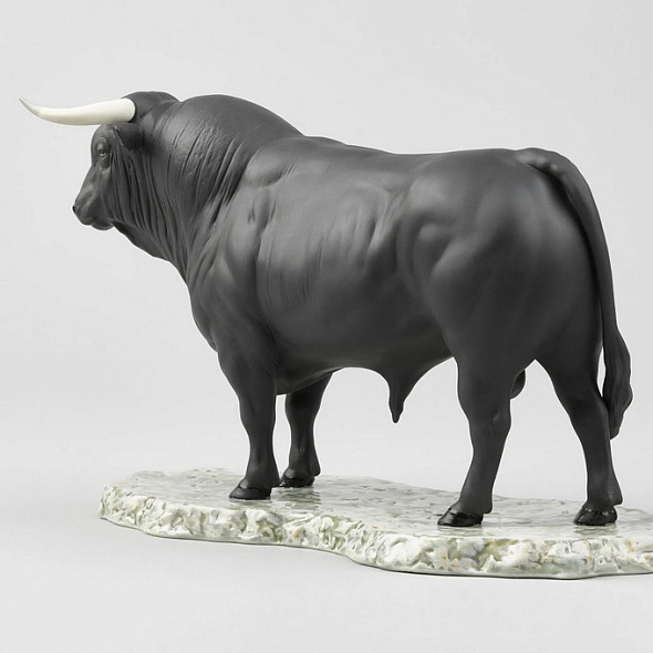 Статуэтка "Испанский бык" 22х32х13 см