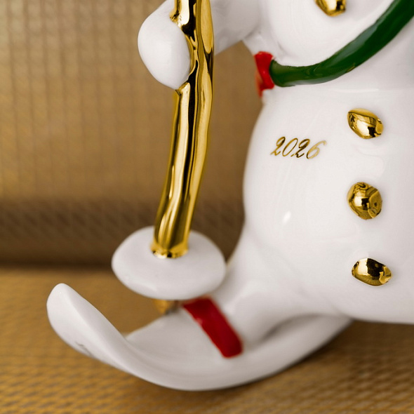 Елочная игрушка Villeroy & Boch Christmas Classics "Снеговик 2026" 10 см