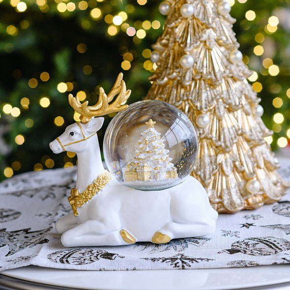 Фигурка музыкальная "Олень и праздничная ель" 18 см