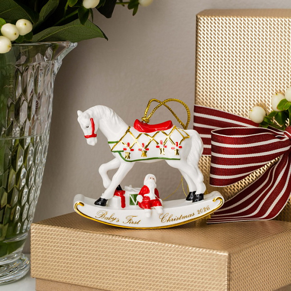 Елочная игрушка Villeroy & Boch Christmas Classics "Лошадка-качалка 2026" 9 см