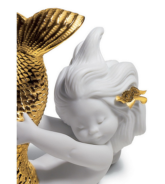 Статуэтка "Резвясь у моря. Re-Deco золото" 10х12х5 см