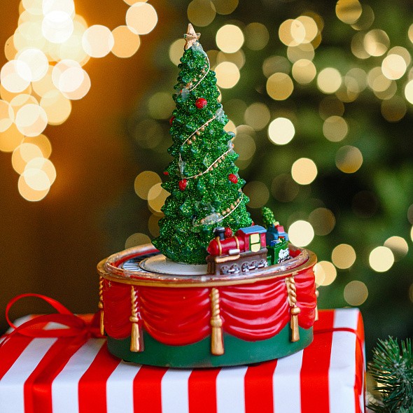 Фигурка музыкальная "Елка" 13x19 см