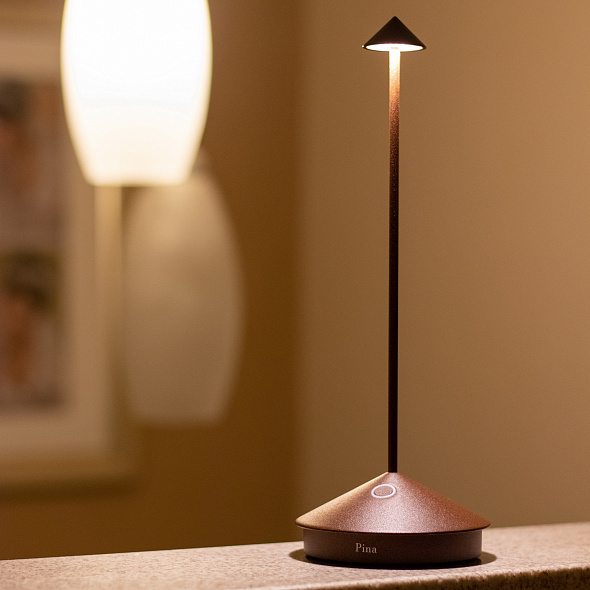 Лампа настольная Zafferano Pina Pro 29 см, красно-оранжевая