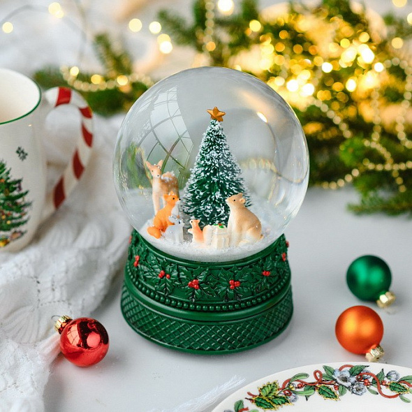 Снежный шар "Звери возле елки" 17х12х12 см