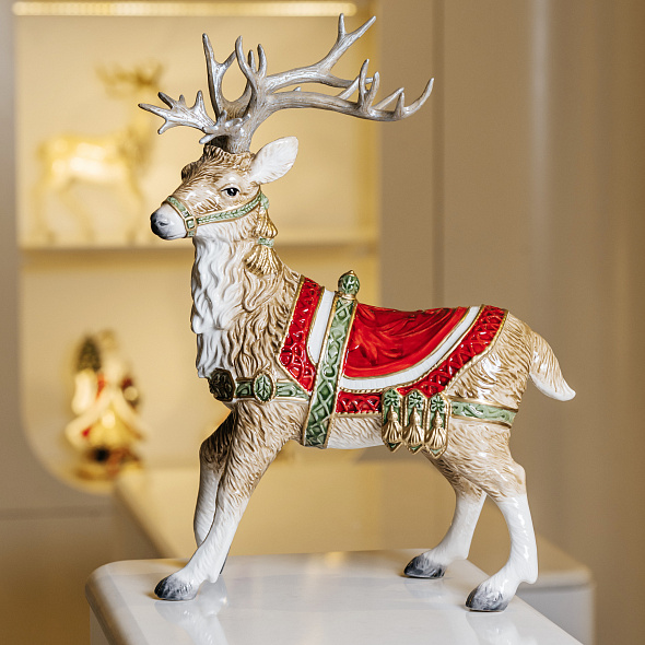 Фигурка "Олень с посеребренными рогами" 40 см, красная упряжка