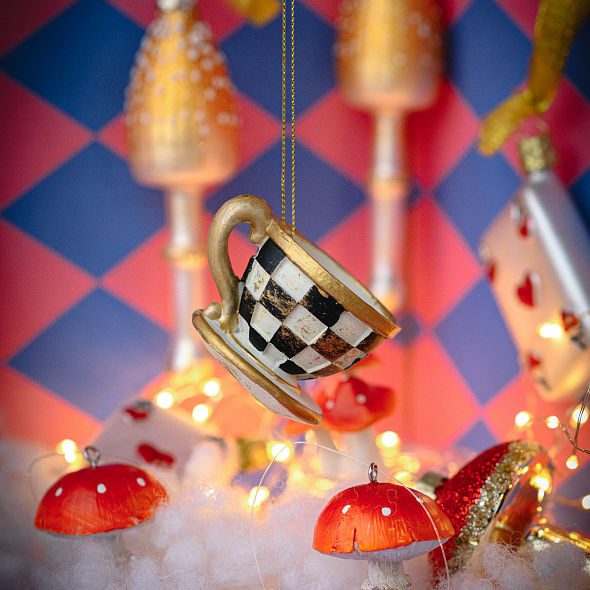 Елочная игрушка "Чашка с блюдцем" 8 см, черно-белая