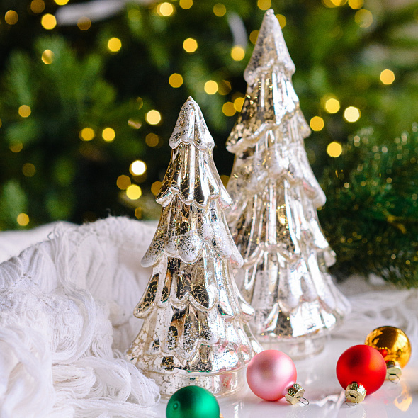 Фигурка с подсветкой "Елка со снегом" Christmas Snowy 18 см, цвет серебро