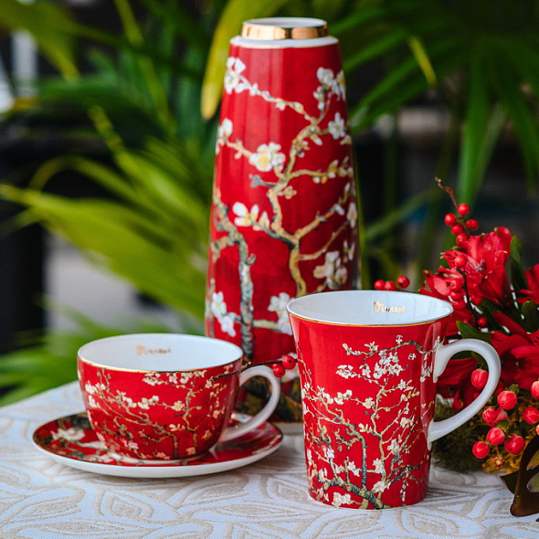 Чашка для капучино с блюдцем "Цветущие ветки миндаля" 300 мл, цвет красный