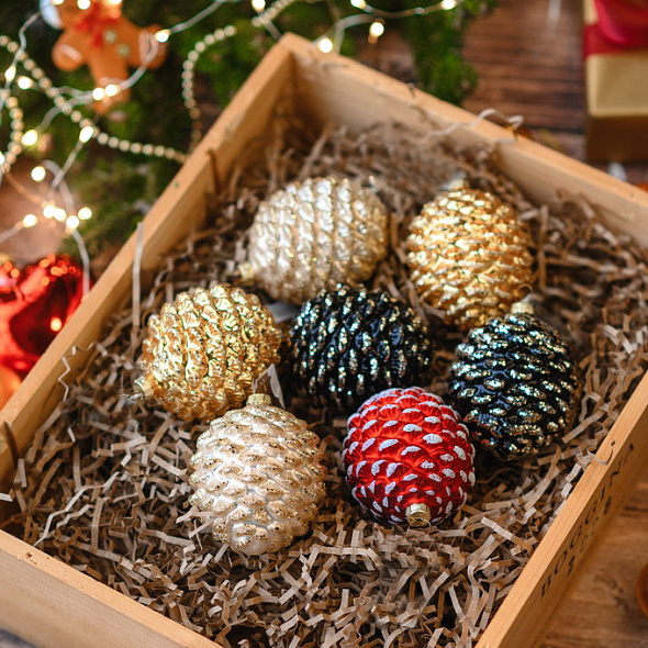 Елочная игрушка "Шишка" 8 см, цвет золото