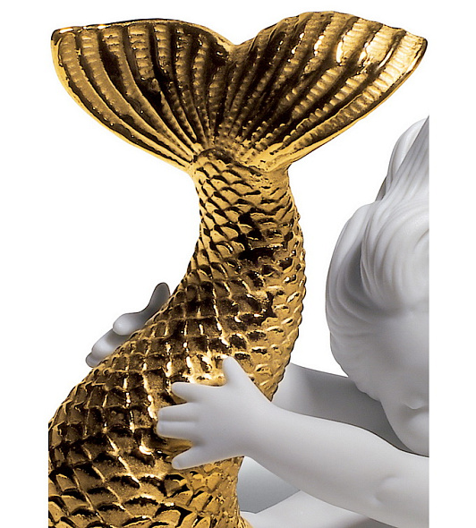 Статуэтка "Резвясь у моря. Re-Deco золото" 10х12х5 см