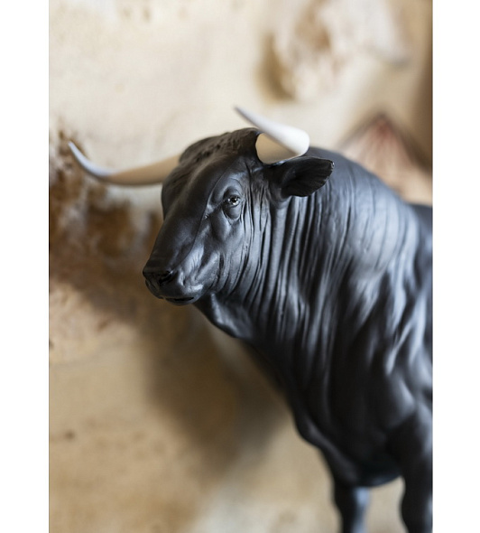 Статуэтка "Испанский бык" 22х32х13 см