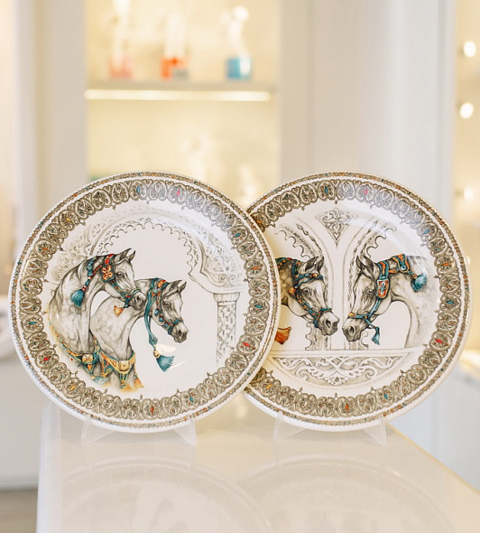 Тарелка салатная Chevaux du vent 22 см (бок о бок)
