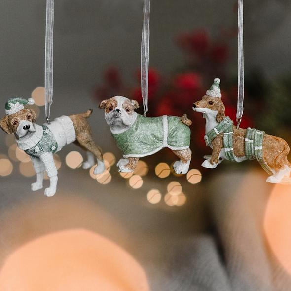 Игрушка на елку "Такса в зеленой ленте" 8 см