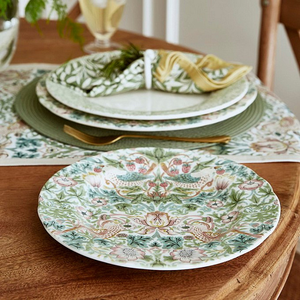 Тарелка салатная Morris & Co 23 см, декор клубничный вор