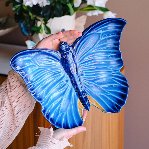 Блюдо Bordallo Pinheiro Cloudy Butterflies by Claudia Schiffer 39,5х39 см, декоративное
