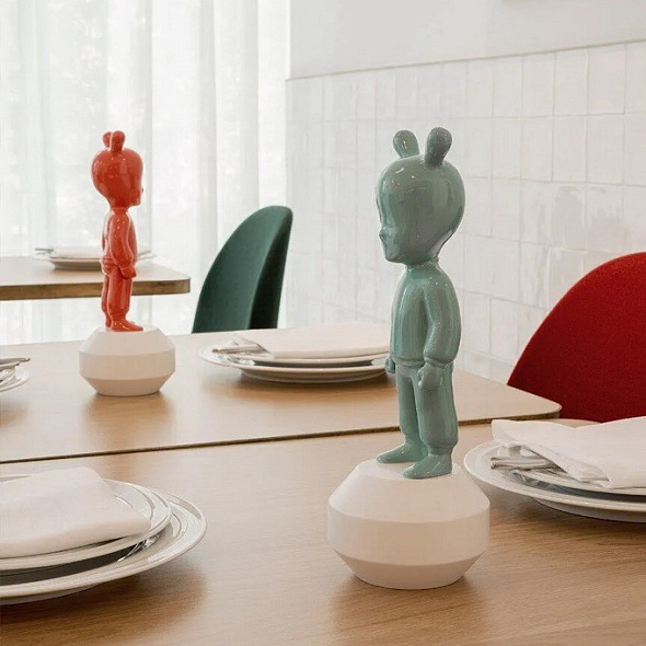 Статуэтка The Red Guest 30х11х11 см