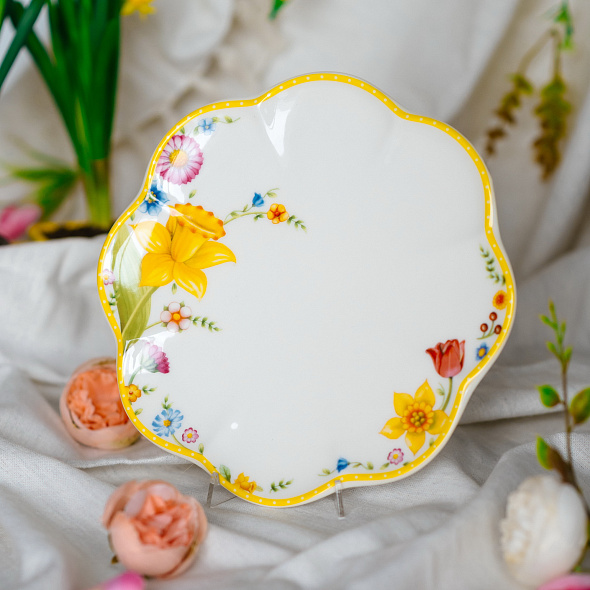 Тарелка салатная "Цветок" Spring Awakening 22 см