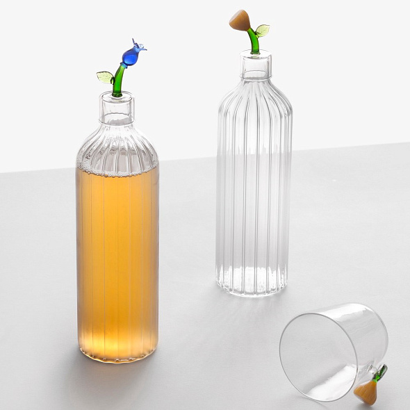 Бутылка "Янтарный цветок" Botanica 1 л