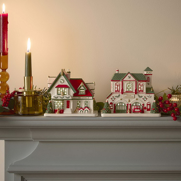 Фигурка Spode Christmas Tree Giftware "Пожарная станция" 14х17х11 см, с подсветкой