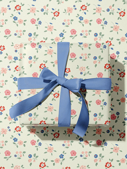 Упаковка бумажная подарка для нее