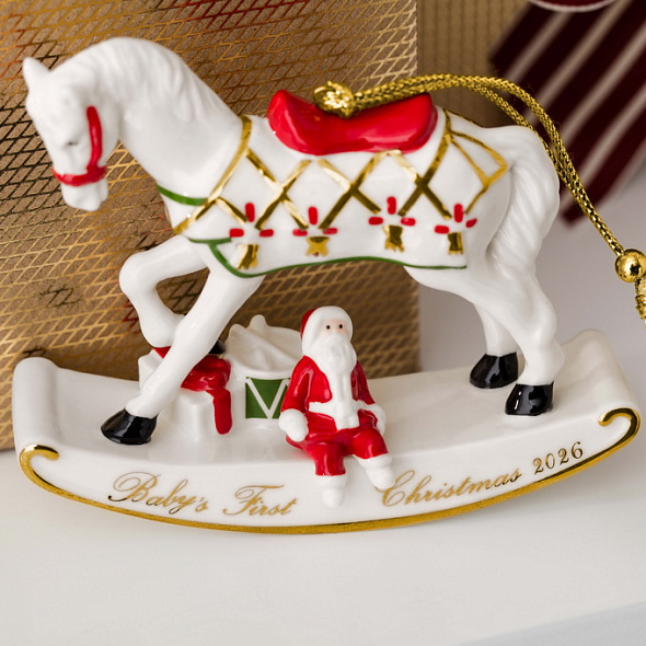 Елочная игрушка Villeroy & Boch Christmas Classics "Лошадка-качалка 2026" 9 см