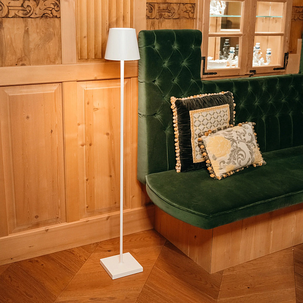 Лампа напольная Zafferano Poldina Pro L 122 см, белая