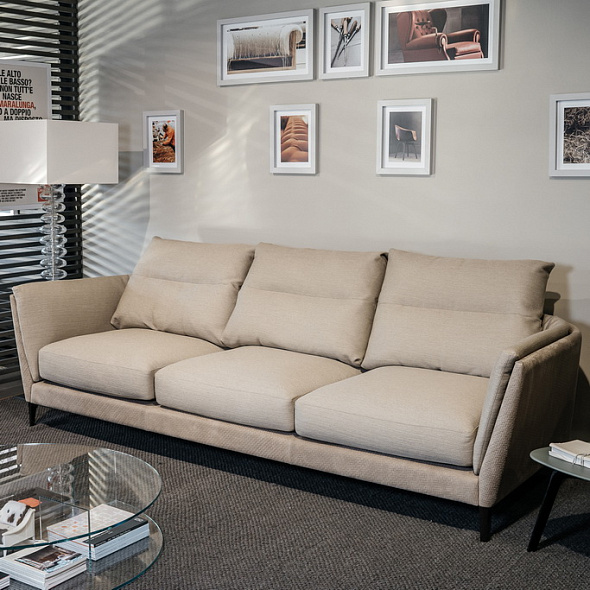 Диван Poltrona Frau Bretagne Gran Comfort