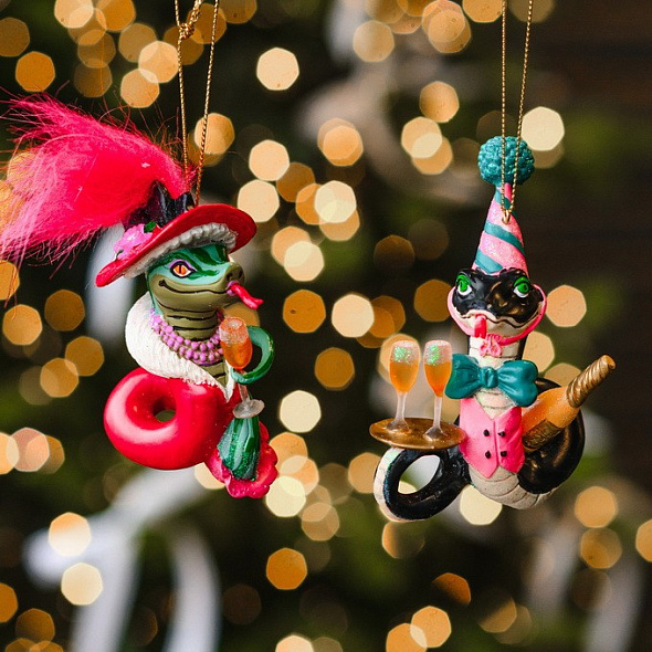 Елочная игрушка "Змея в шляпе" 10 см