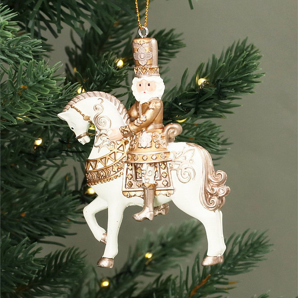 Елочная игрушка "Щелкунчик на лошади" 9 см, цвет бело-золотой