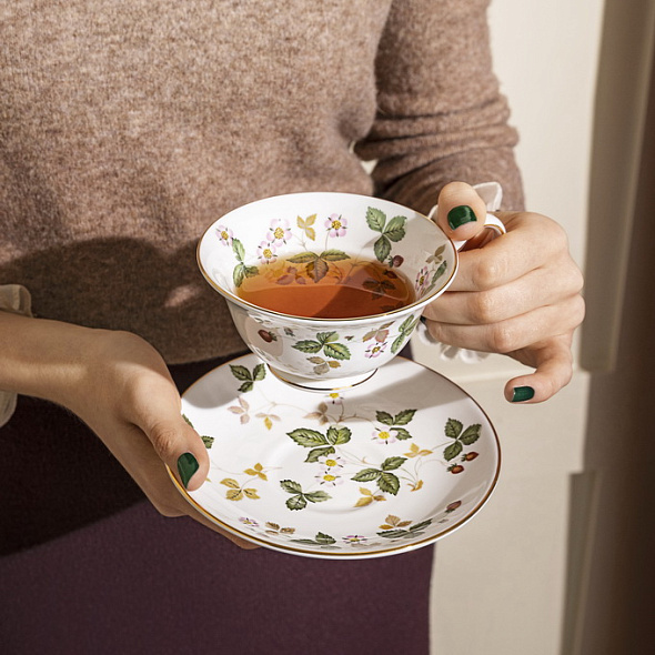 Чашка чайная с блюдцем Wild Strawberry 177 мл
