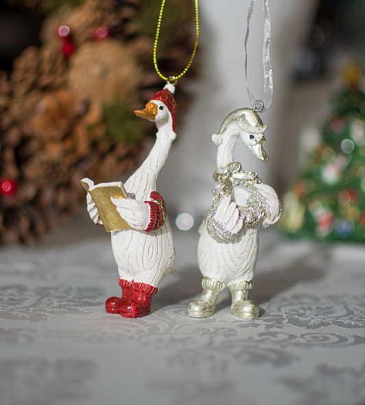 Новогодняя игрушка "Гусь бело-красный с книжкой" 10 см