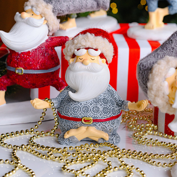 Фигурка "Санта в позе лотоса" 21 см