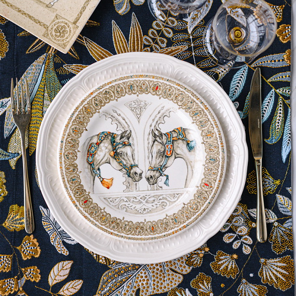 Тарелка салатная Chevaux du vent 22 см (лицом к лицу)