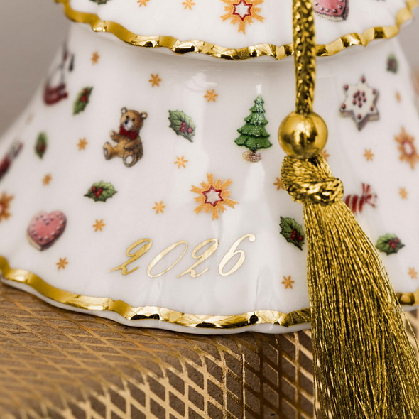 Елочная игрушка Villeroy & Boch Christmas Classics "Ель 2026" 8,5 см