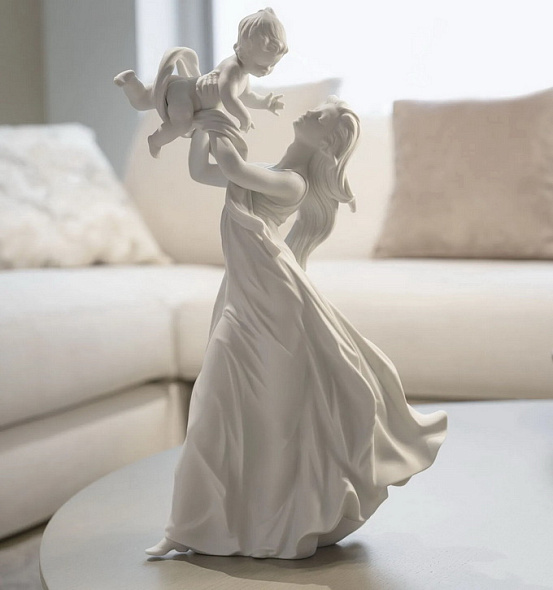 Статуэтка Lladro "Моя маленькая радость" 29x46x16 см