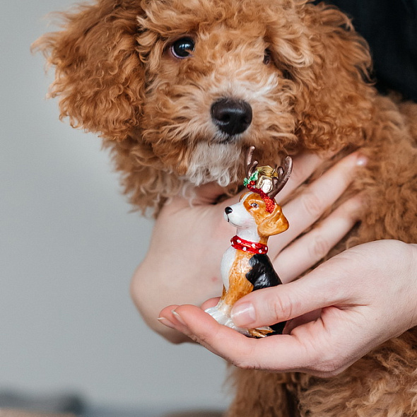 Игрушка на елку "Бигль с рожками" 10,2 см