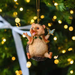 Елочная игрушка "Веселый ежик с бабочкой сидит" 7,6 см