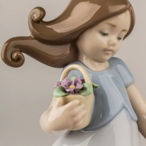 Статуэтка "Маленькая фиалка" 17х9х6 см