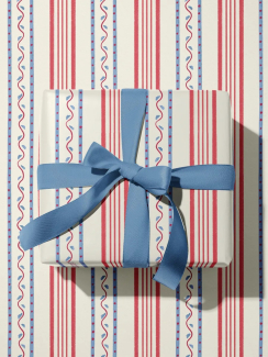 Упаковка бумажная подарка для нее