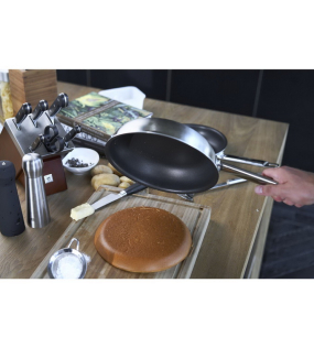 Сковорода с антипригарным покрытием Zwilling Pro 24 см