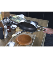 Сковорода с антипригарным покрытием Zwilling Pro 24 см