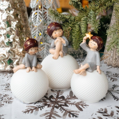 Фигурка с подсветкой "Ангел на шаре" 14 см