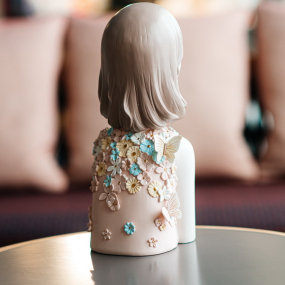 Фигурка Flora 25 см