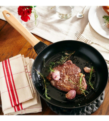 Сковорода с деревянной ручкой Staub Specials 20 см, черная