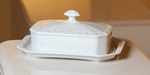 Масленка с крышкой Maria White